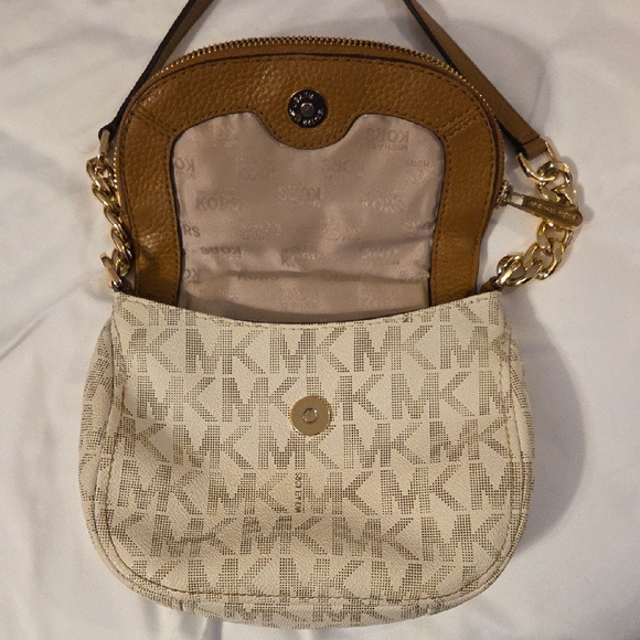 Michael Kors Tan and Cream Crossbody Bag - Picture 4 of 7